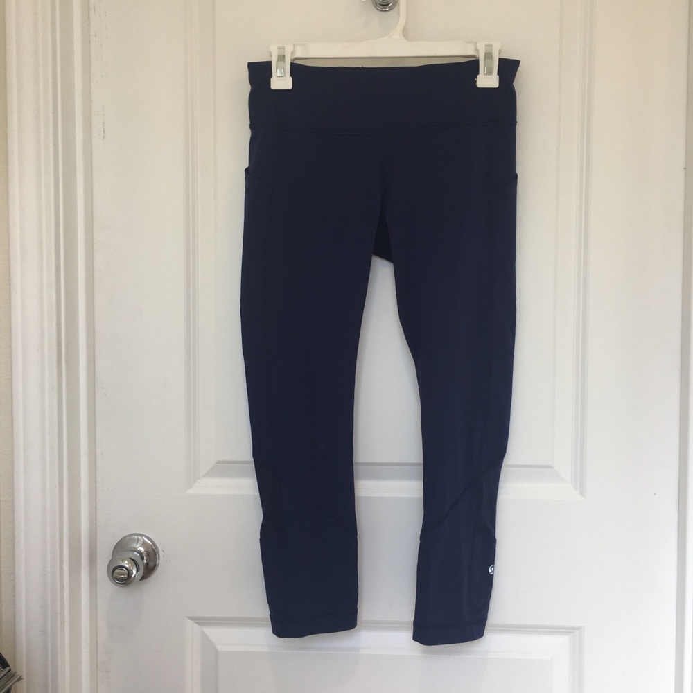 Lululemon cropped athletic leggings
